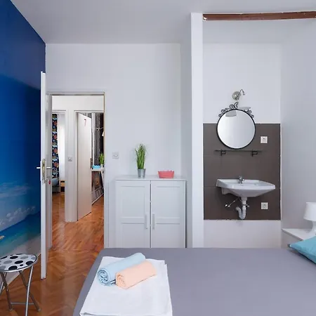 ゲストハウス Hvar フヴァル