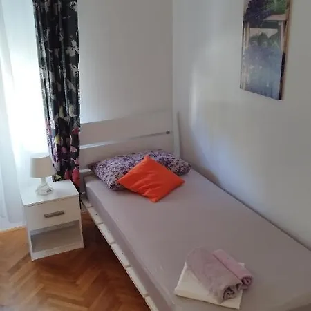 بيت ضيافة Hvar هفار