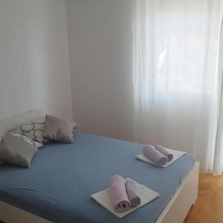 Hvar Πανσιόν 2*