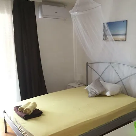 Konukevi Hvar 2*