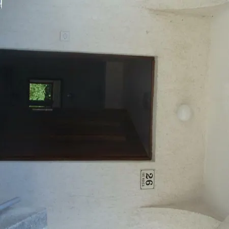 Konukevi Hvar 2*